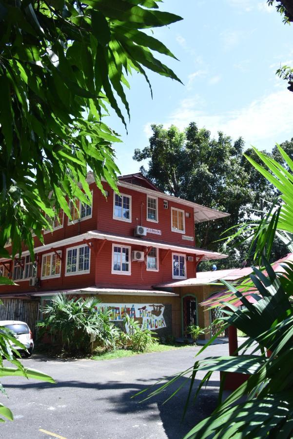 Hostal Amador Familiar Panama City Exterior photo