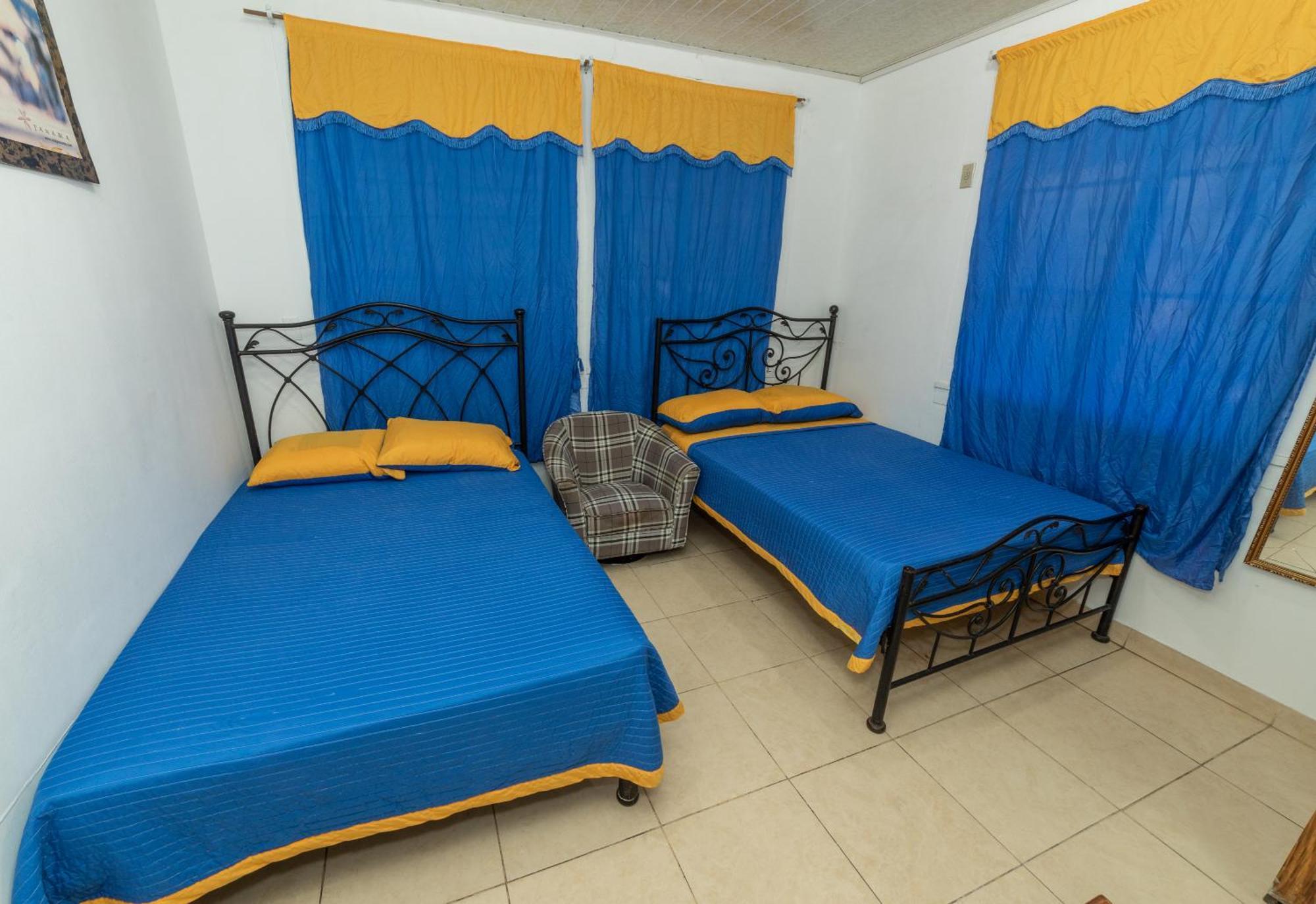 Hostal Amador Familiar Panama City Room photo